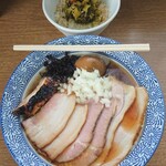 Ouja - カニの冷やし(トッピング盛りチャーシュー・たまねぎ)、高菜明太子ご飯