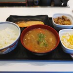 Yoshinoya - 焼魚牛小鉢定食で豚汁に変更