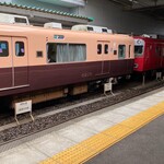そば くら富 - その他　名鉄5500系（名鉄犬山線　柏森駅）昭和34年、当時有料特別車両を除き、普通運賃だけで乗車できる日本で最初の冷房車両が名古屋鉄道に登場
