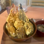 天ぷら 豊野 - お味噌汁、漬物付き