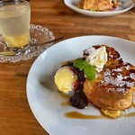 ロッキーガーデン - フレンチトースト
      　単品¥700/ドリンク付き¥950