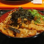 焼肉丼ミョンドンヤ - 旨辛 上ホルモン丼 (税込)790円 ※角度を変えて (2023.09.09)