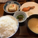 郷土料理 こふじ - 紅鮭定食ライス大盛750+100