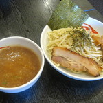 宮本 成田51号店 - 濃厚魚介つけ麺大盛り