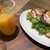 三日月屋 CAFE - 料理写真:オレンジジュースとクロワッサンサンド