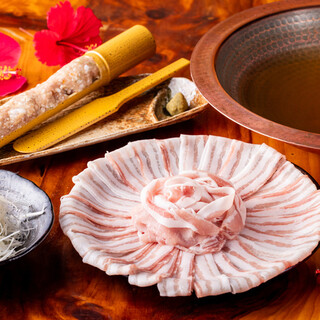 We offer Agu pork shabu shabu, a soft and sweet meat.