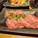 Yakiniku Nikunabeya Koube Biidoro - 