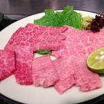 牛刺身盛り合わせ