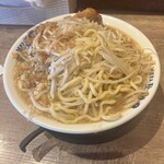 濃厚煮干しラーメン 麺屋 弍星 - スミマセン。一口食べてしまいました…