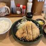Tonkatsu Ikoma - ろーすかつ定食1,200円