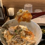 四国骨付鶏トリヤノシゴト - 炭火香る親子丼