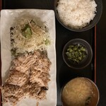 極火 - 鶏モモ一枚揚げ定食（¥800）
