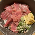 Aomori Kappou Azumashiku - 生本マグロ丼のアップ