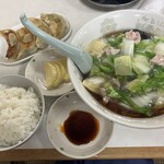 Daisangen - ウマニラーメン+餃子セット1,000円