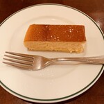 ブラッスリーオザミ丸の内 - デザート（チーズケーキ）