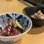 天史朗鮨 - カツオ腹の刺し身2種（塩すだち、生姜にんにく）