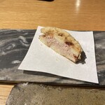 てんぷら 五感 - 蓮根とツミレの挟み揚げ