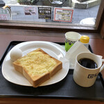 Kafe Do Taimuri - チーズトーストランチ700円、スパニョーラのモーニングの方が良いな。チーズトーストのチーズ変わったかも？厚めの一枚スライスチーズの下にマヨネーズが塗ってあったような？