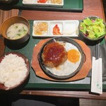 Homma Chiniku Kurabu Tambee - 牛タンハンバーグ定食
