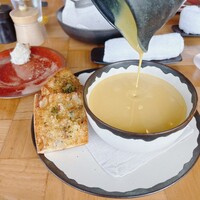 ザ タヴァン グリル＆ラウンジ - 