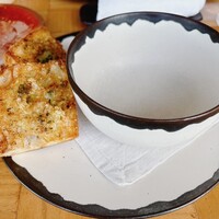 ザ タヴァン グリル＆ラウンジ - 