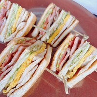 ザ タヴァン グリル＆ラウンジ - 