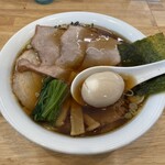 白河手打中華そば 緑川 - 料理写真:焼豚ワンタン麺に半熟煮卵トッピング