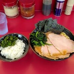 横浜ラーメン 相馬家 - ラーメン並800円＋チャーシュー200円