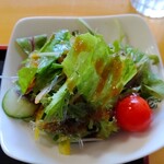 豚丼のかしわ - セットのサラダ