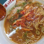 ぼっけゑラーメン - キムチ投入