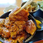 豚丼のかしわ - かみこみ豚