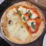 FABBRICA - マルゲリータと４種のチーズピザ
