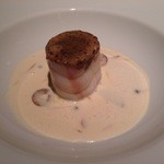 キュイジーヌ[s] ミッシェル・トロワグロ - 鮟鱇 レーズンとケイパー（アップ）