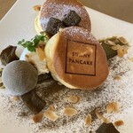 サニーパンケーキ - おすすめ　ほうじ茶のアイスとわらび餅の和風パンケーキ　1650円