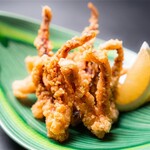 炸鱿鱼须Deep fried squid tentacles