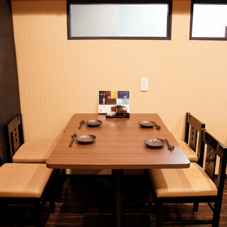 広々としたお席でゆったりとご飲食を楽しんでいただけます