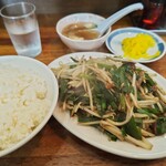 会飯よこ多 - 料理写真:ニラレバ炒め定食
