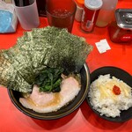 横浜家系総本山 吉村家直系店 ラーメン内田家 - 