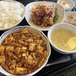 Roshan - ろぉしゃんランチ 1210円
                        A 陳麻婆豆腐
                        B 若鶏の唐揚げ 甘酢ソースがけ