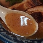 chuukasobatsumuji - 鶏白湯を控えめに魚介で旨みに厚みを持たせた極上スープ