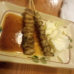 おっちゃんの台所 - ホルモン串　400円　※元々３本です。写真は１本食べたあとです。