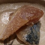 鮨　縁 - 瀬戸内海の鯖 胡麻醤油漬け