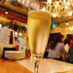 綾瀬 ワインバル八十郎商店 - シャンパン