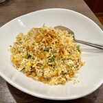 四川 郷土菜 シャンバァロウ - 四川ピリ辛腸詰とパクチーのチャーハン 1480円＋大盛 200円