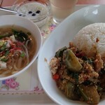 タイ食堂 サワディー - ランチ タイ茄子の炒めご飯 500円、タイラーメン 300円