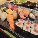 Sushi Shunsen Ryouri Sharizen - 「満足にぎりセット¥1,780-」