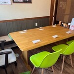くいしんぼ茶屋 豪ちゃん - イエロー席とグリーン席で合計２２名の会食が可能