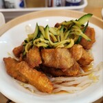 中華食堂 彩々華 - パーコー定食の排骨。