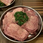 Yakiniku Sutairu Nikuhoudai - 