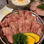 Yakiniku Sutairu Nikuhoudai - 